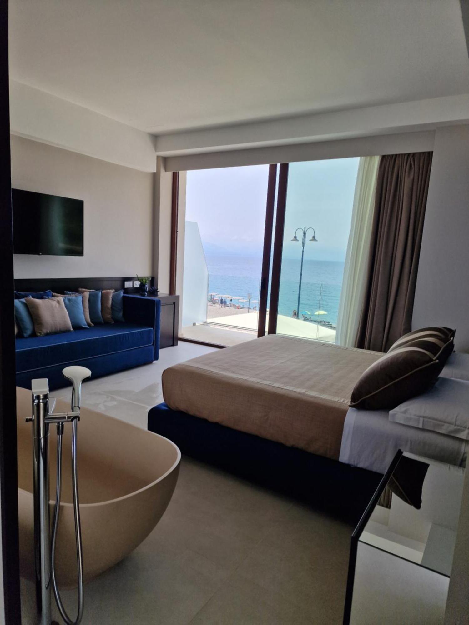 Ngonia Bay Boutique Hotel Milazzo Exterior photo